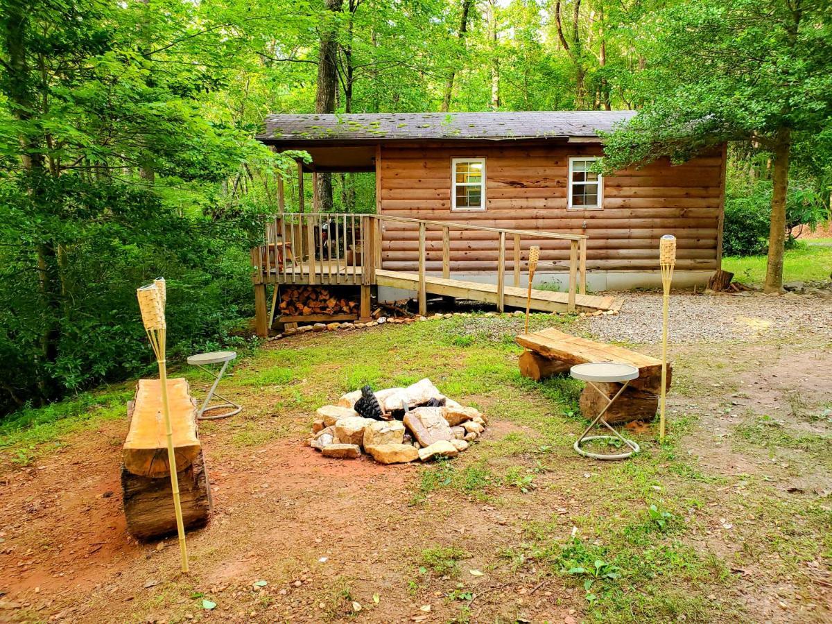 Lil' Log At Hearthstone Cabins And Camping - Pet Friendly Helen Extérieur photo