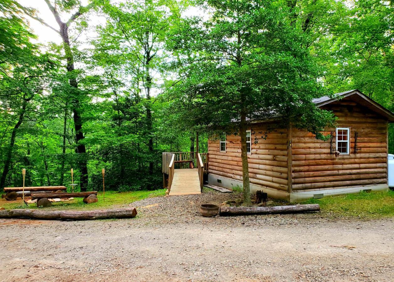 Lil' Log At Hearthstone Cabins And Camping - Pet Friendly Helen Extérieur photo